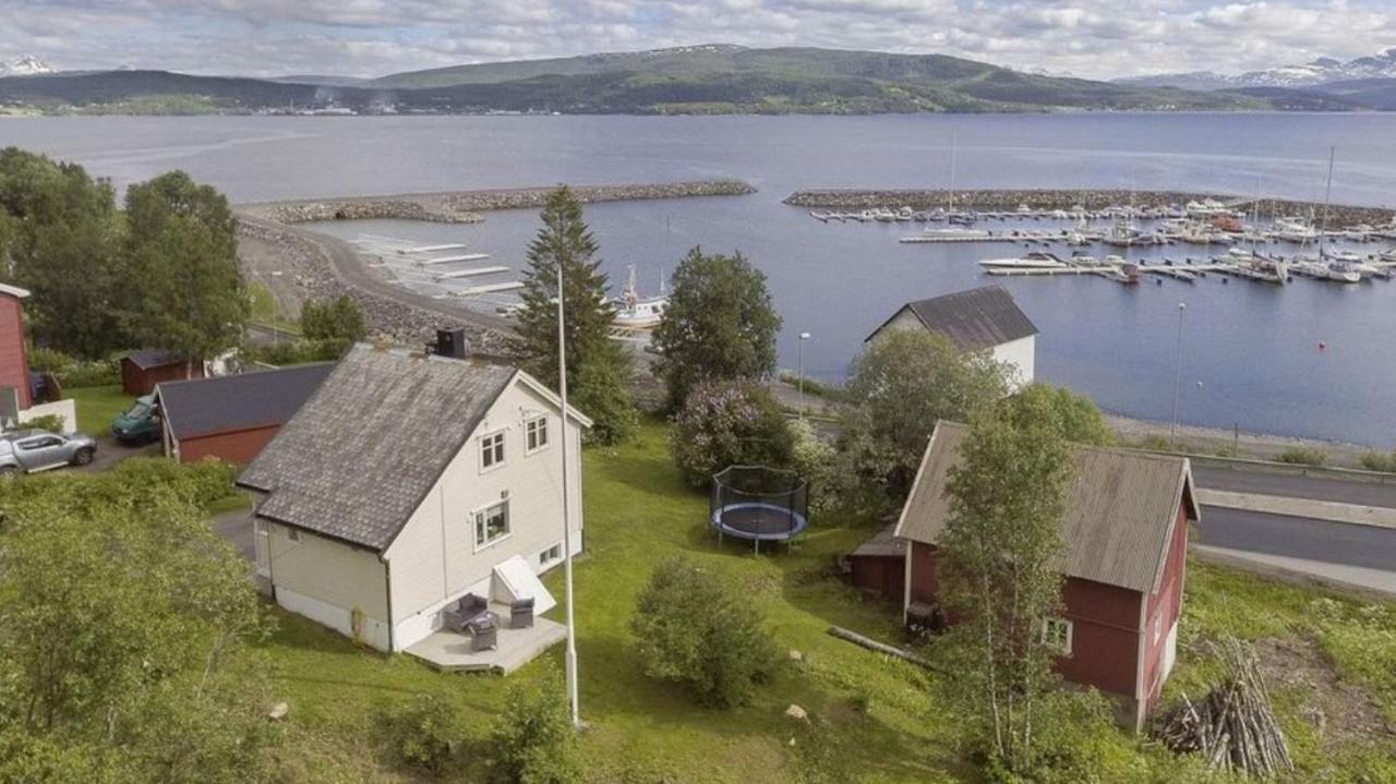 House In Central Finnsnes Bagian luar foto