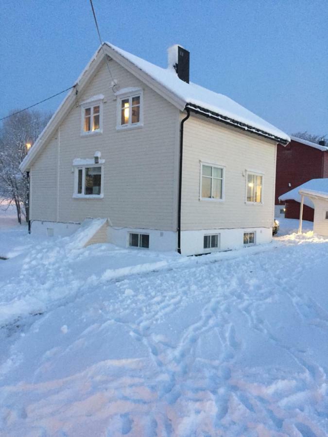 House In Central Finnsnes Bagian luar foto
